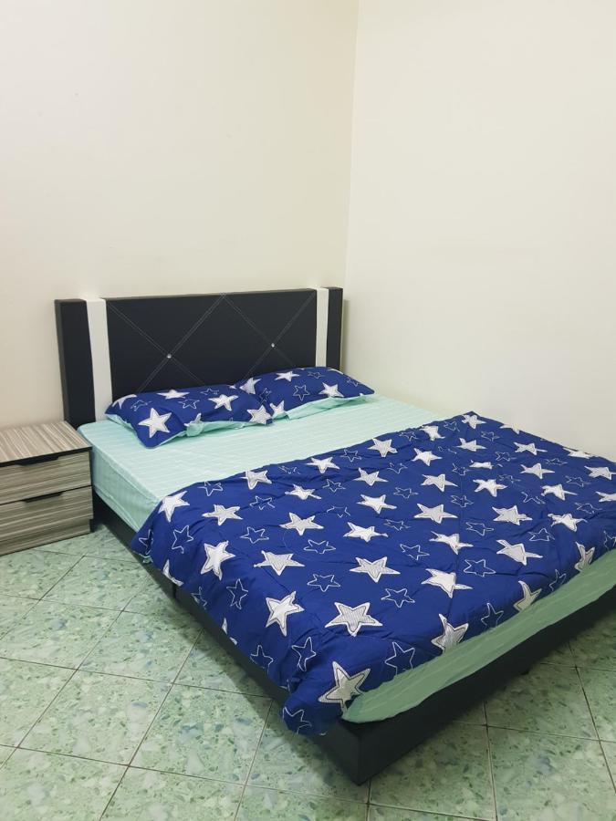 Homestay Che Wan Куантан Экстерьер фото