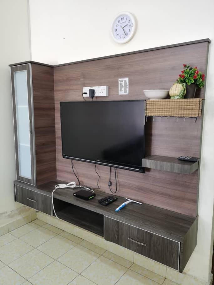 Homestay Che Wan Куантан Экстерьер фото